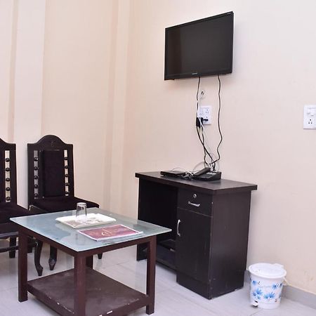 Hotel International & Restaurant Amethi Ngoại thất bức ảnh