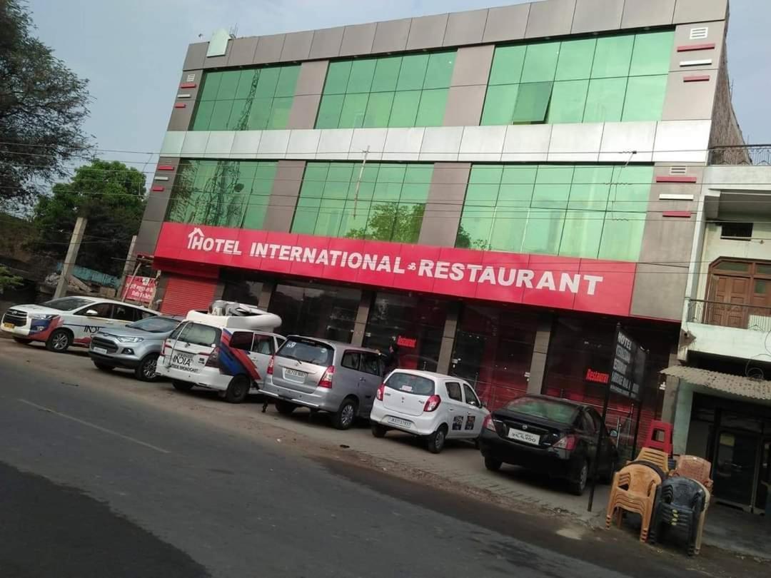 Hotel International & Restaurant Amethi Ngoại thất bức ảnh